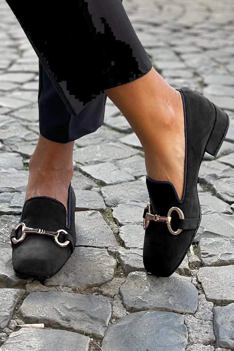 Black / 11