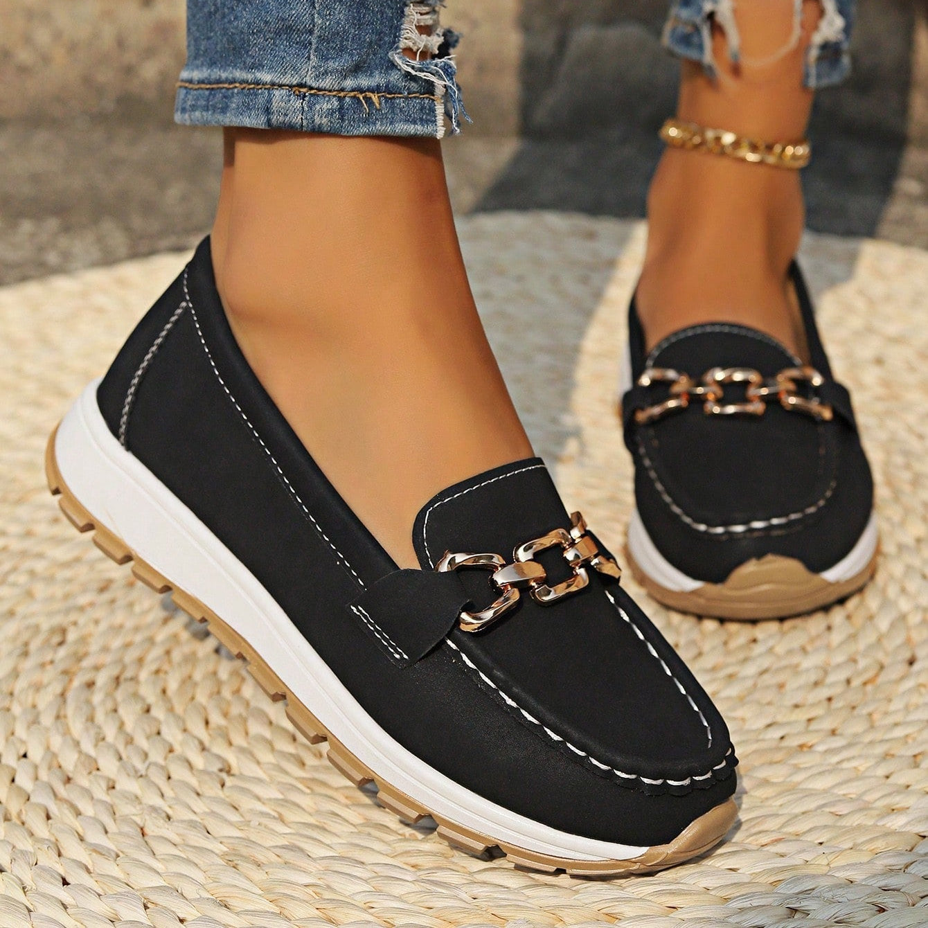 Black / 11