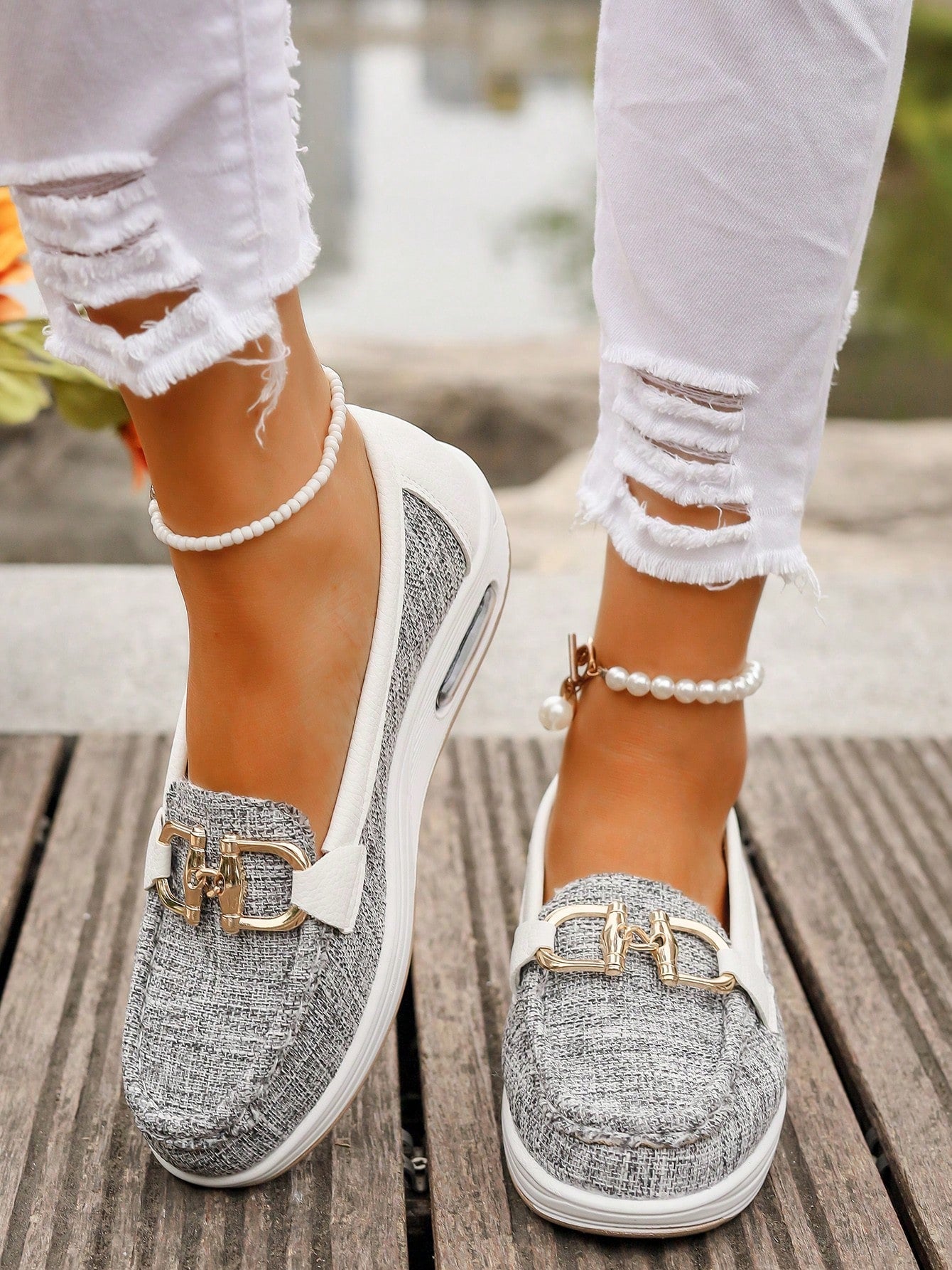 Gray / 11