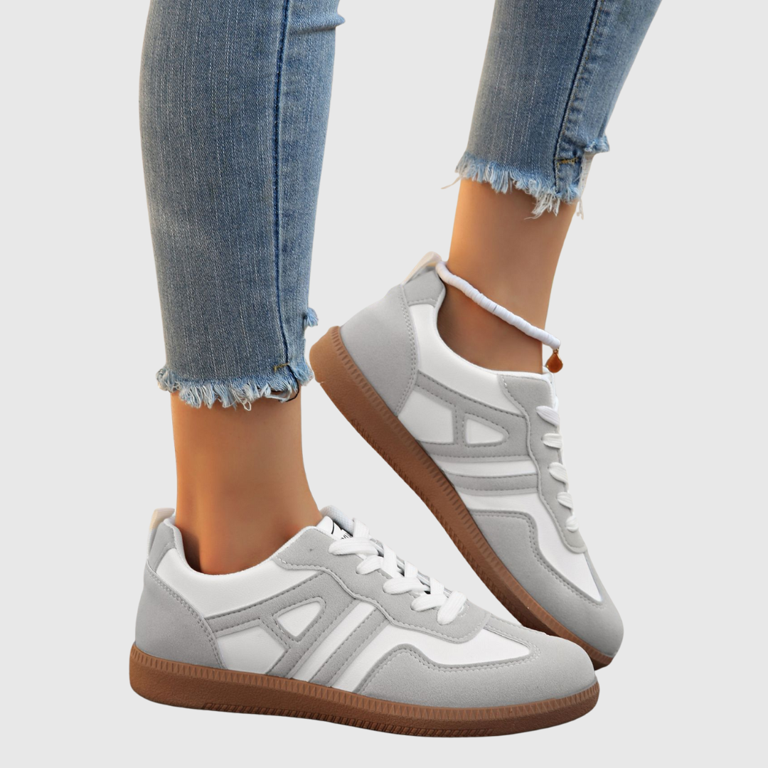 Gray & White / 10.5