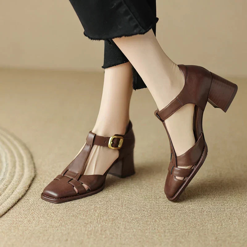 Brown / 11