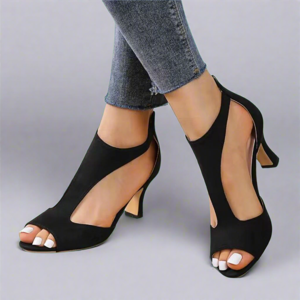 Black / 11