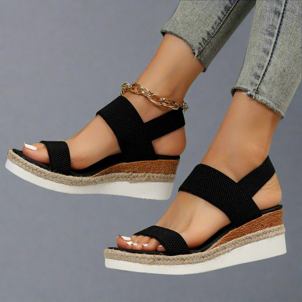 Black / 11