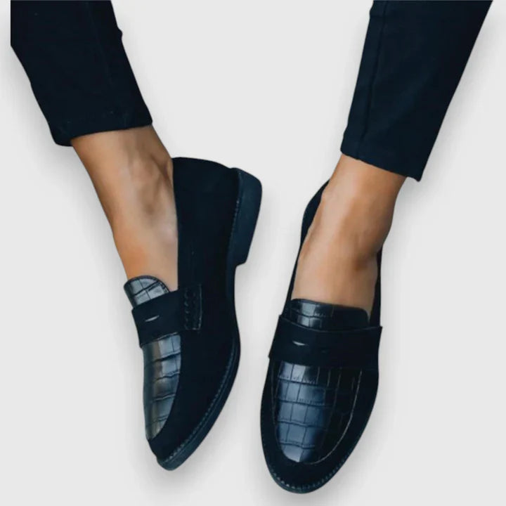 Black / 12 US | 43 EU
