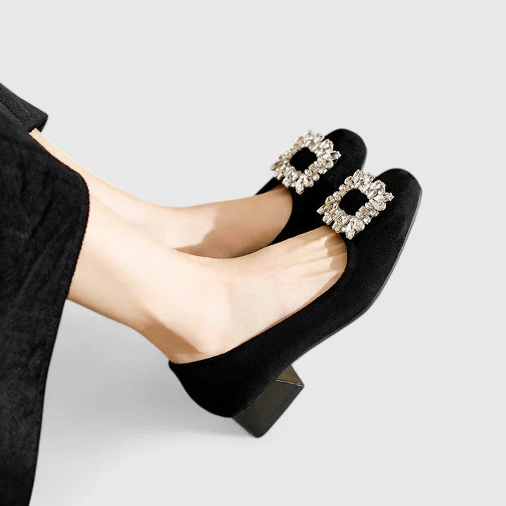 Black / 10
