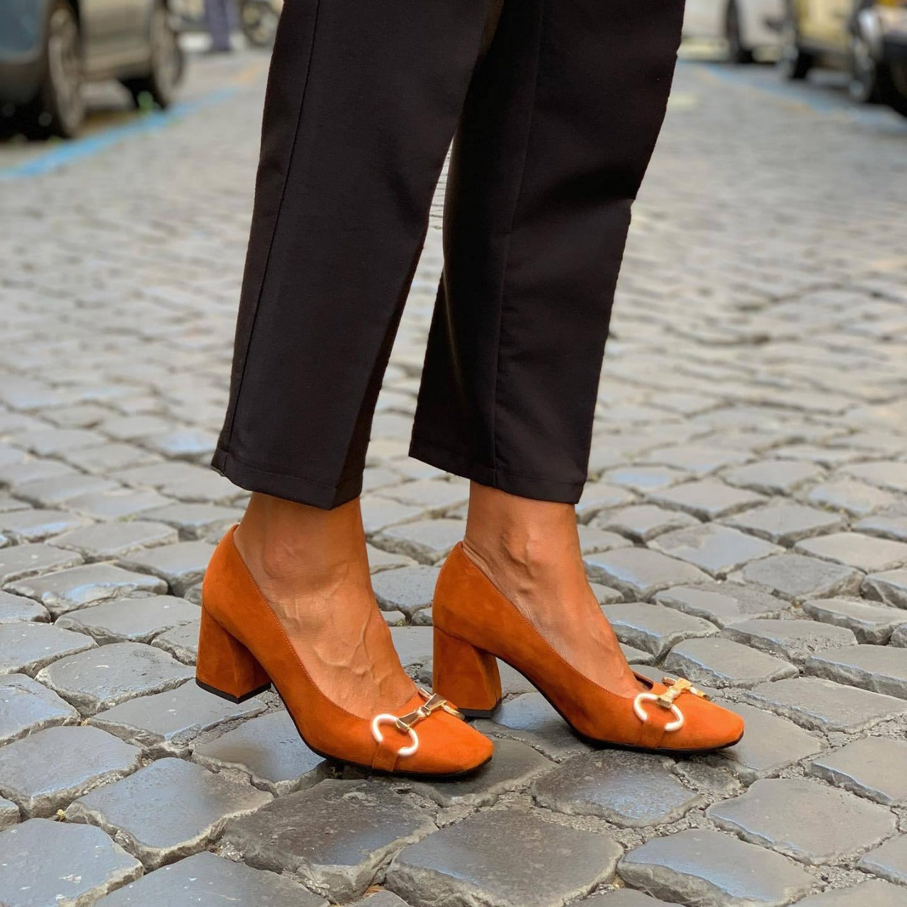 Yellow brown / 11