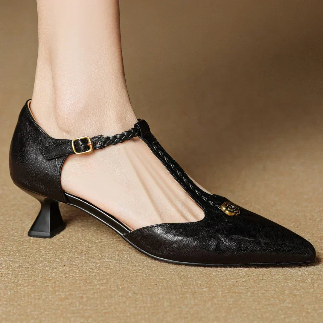 Black / 11