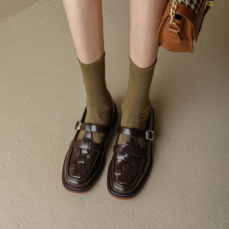 Brown / 11