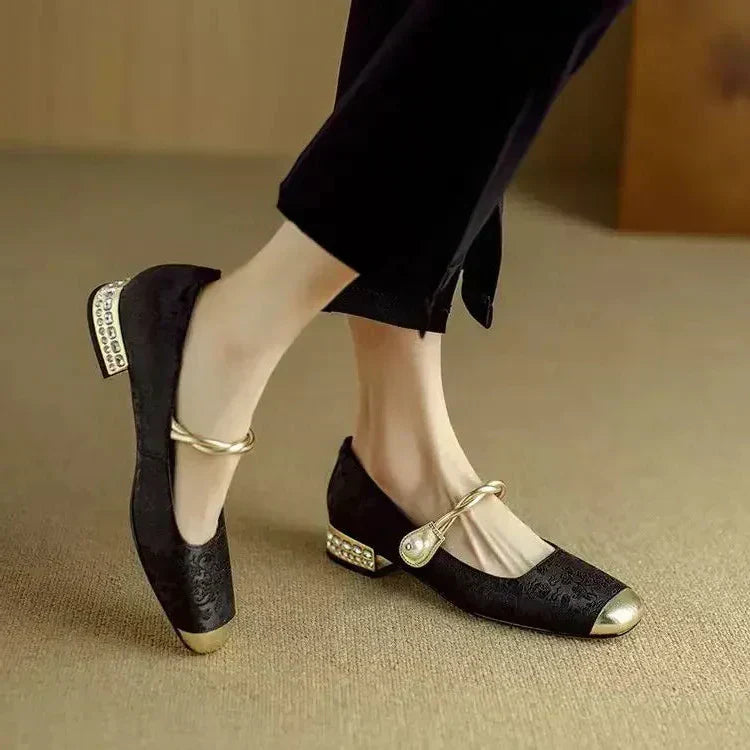 Black / 11
