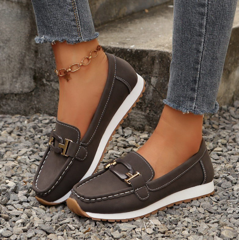 Brown / 11